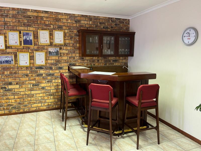 To Let Commercial Property for Rent in Killarney Gardens Western Cape